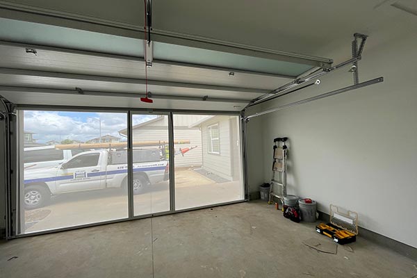 image of lifestyly garage screen on home
