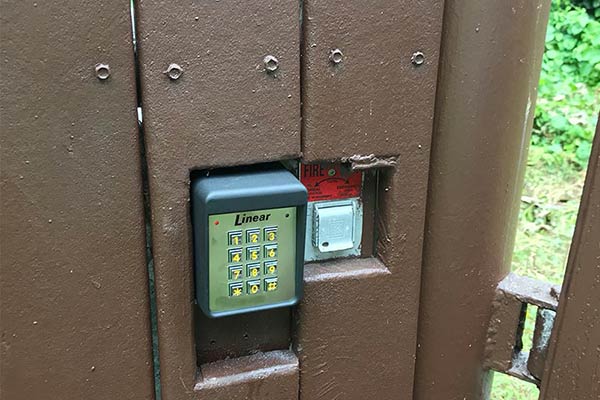 image of gate keypad entry installed by Raynor
